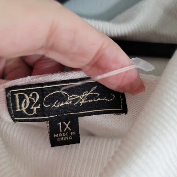 DG2 Diane Gilman BNWOT White Knit flowy turtleneck with sheer back - Picture 6 of 10